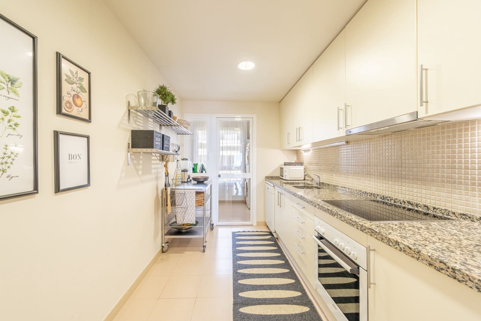 2 soverom Penthouse til salgs i Benahavis med svømmebasseng garasje - € 639 000 (Ref: 8954430)