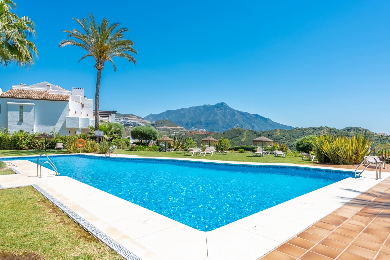 2 soverom Penthouse til salgs i Benahavis med svømmebasseng garasje - € 639 000 (Ref: 8954430)