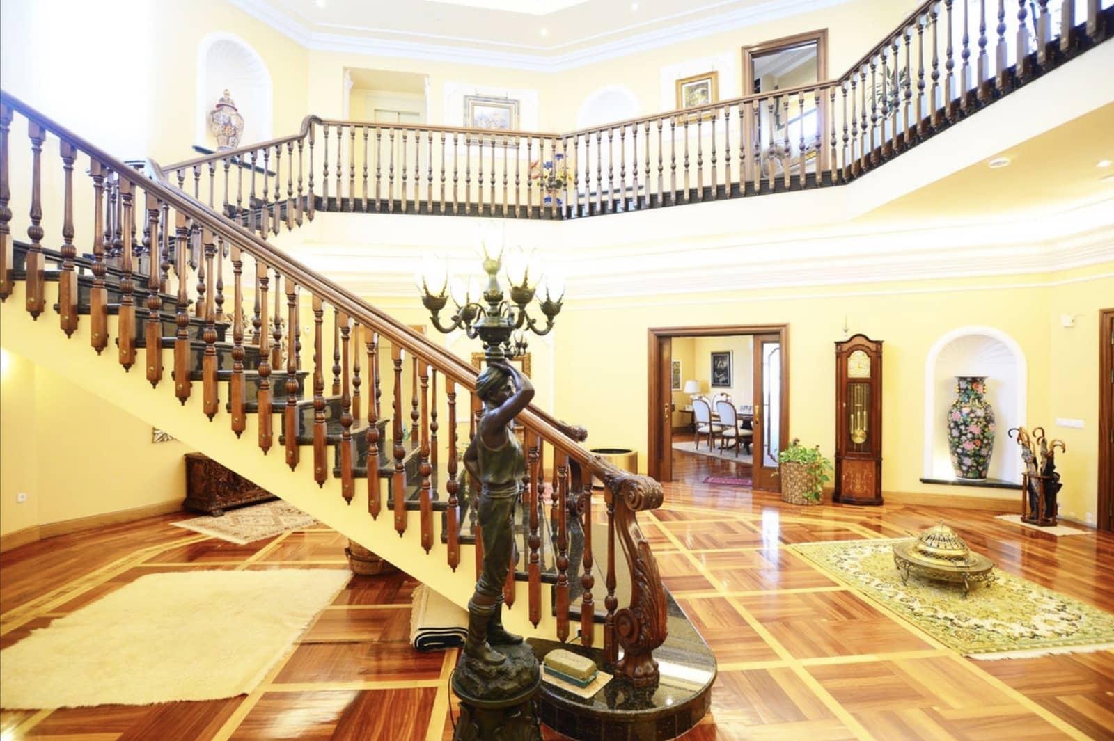 6 soveværelse Villa til salg i Malaga by med swimmingpool garage - € 3.150.000 (Ref: 8954435)