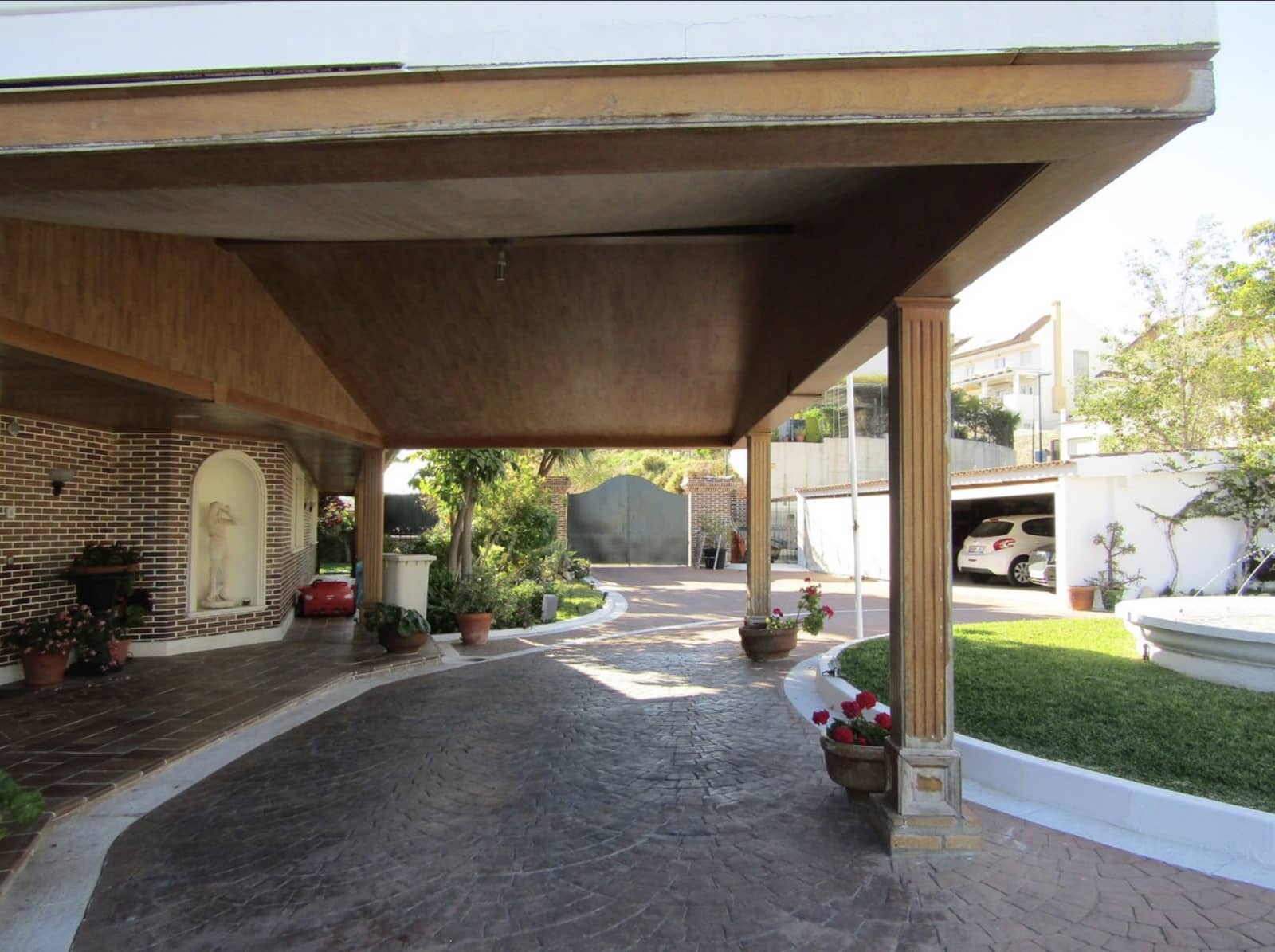 6 soveværelse Villa til salg i Malaga by med swimmingpool garage - € 3.150.000 (Ref: 8954435)