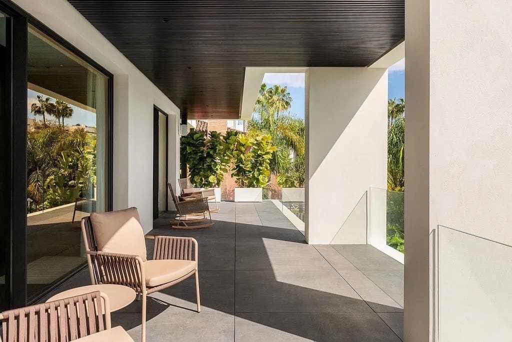 5 slaapkamer Villa te koop in Golden Mile met zwembad garage - € 10.950.000 (Ref: 8957057)