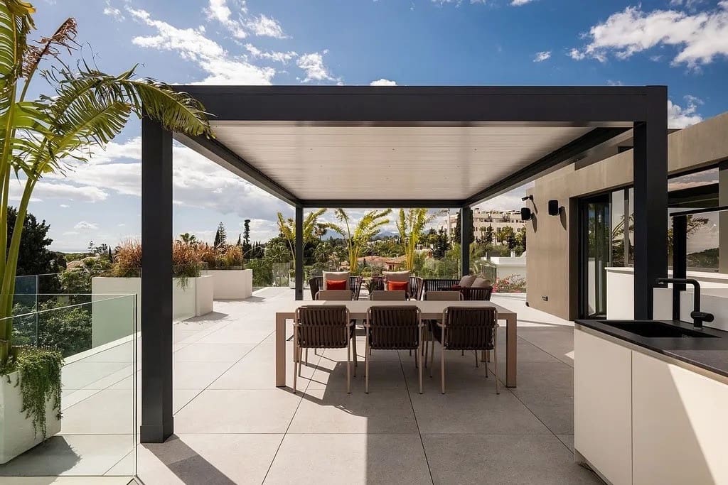 5 slaapkamer Villa te koop in Golden Mile met zwembad garage - € 10.950.000 (Ref: 8957057)