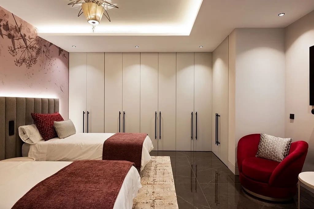 5 slaapkamer Villa te koop in Golden Mile met zwembad garage - € 10.950.000 (Ref: 8957057)