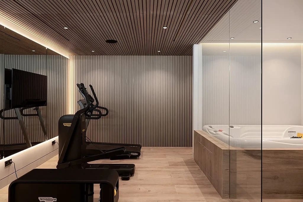 5 slaapkamer Villa te koop in Golden Mile met zwembad garage - € 10.950.000 (Ref: 8957057)