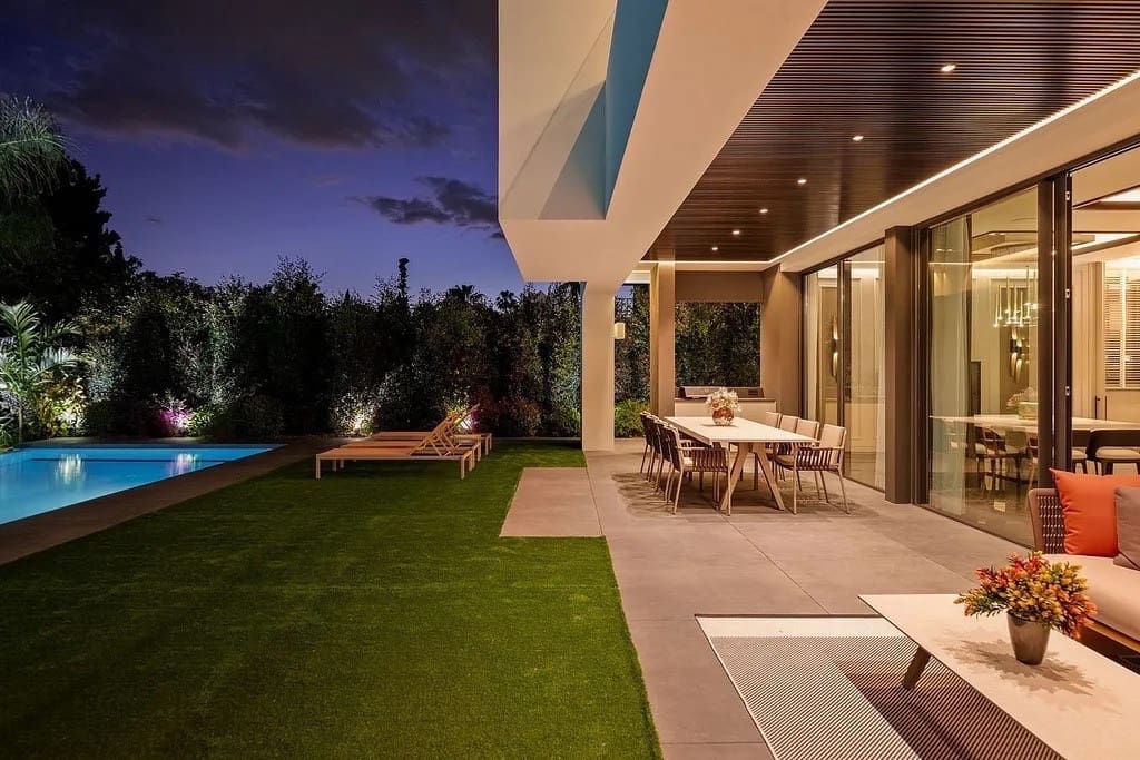 5 slaapkamer Villa te koop in Golden Mile met zwembad garage - € 10.950.000 (Ref: 8957057)