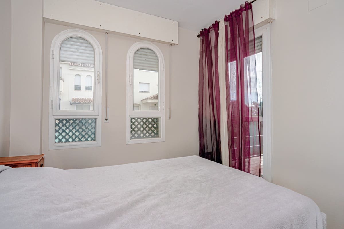 2 sovrum Lägenhet till salu i Nueva Andalucia med pool garage - 360 000 € (Ref: 8957058)