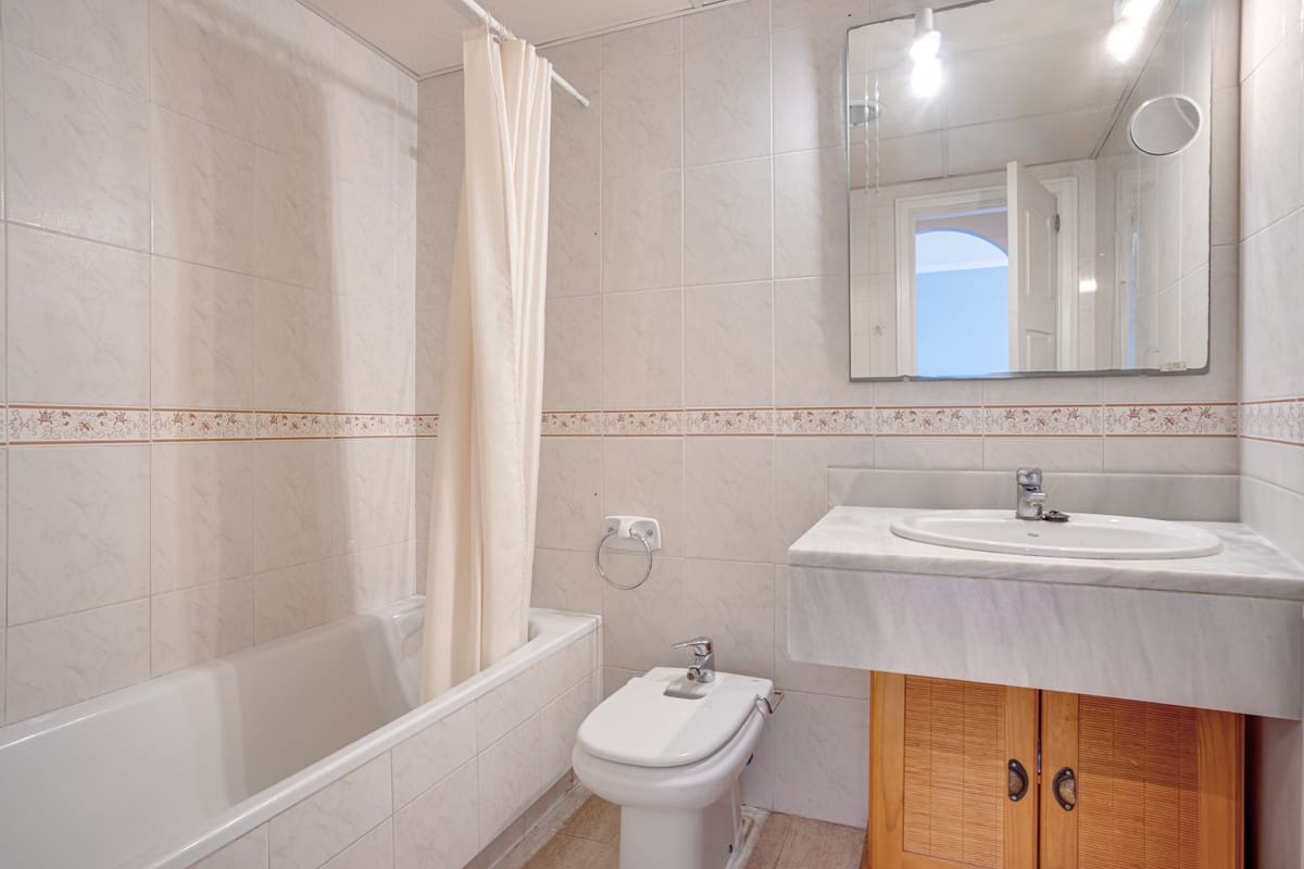 2 sovrum Lägenhet till salu i Nueva Andalucia med pool garage - 360 000 € (Ref: 8957058)