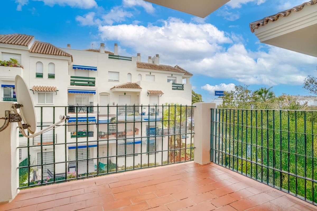 2 sovrum Lägenhet till salu i Nueva Andalucia med pool garage - 360 000 € (Ref: 8957058)