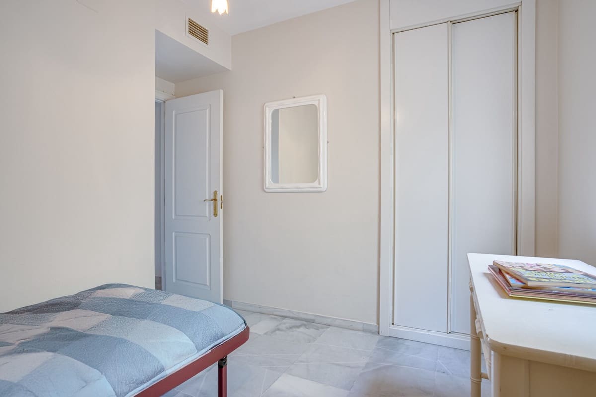 2 sovrum Lägenhet till salu i Nueva Andalucia med pool garage - 360 000 € (Ref: 8957058)