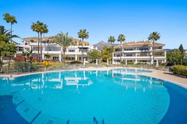 Apartamento de 3 habitaciones en Golden Mile, Marbella en venta con piscina garaje - 1.395.000 € (Ref: 8961564)