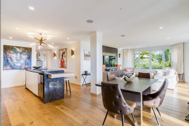 Apartamento de 3 habitaciones en Golden Mile, Marbella en venta con piscina garaje - 1.395.000 € (Ref: 8961564)