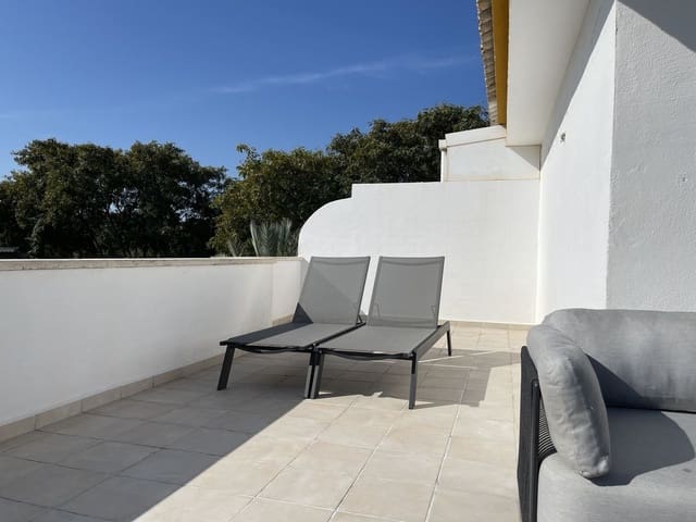 2 sypialnia Penthouse na sprzedaż w Nueva Andalucia, Marbella z basenem garażem - 590 000 € (Ref: 8961566)