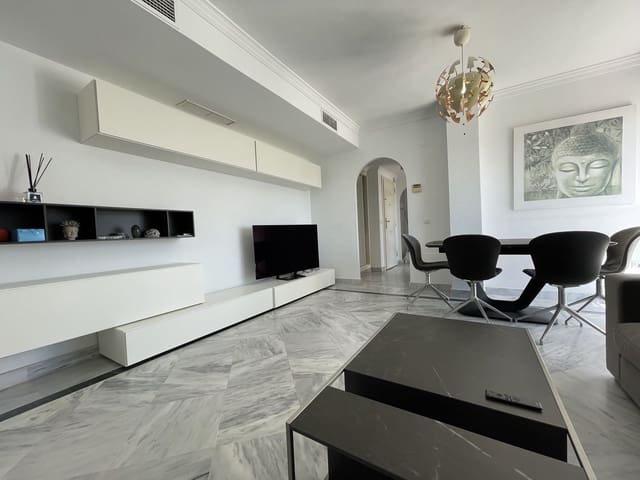 2 sypialnia Penthouse na sprzedaż w Nueva Andalucia, Marbella z basenem garażem - 590 000 € (Ref: 8961566)