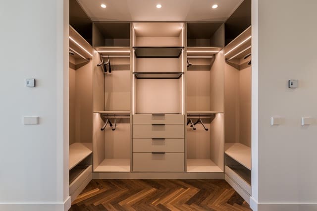 Chalet de 6 habitaciones en Marbella en venta con piscina garaje - 3.975.000 € (Ref: 8968240)