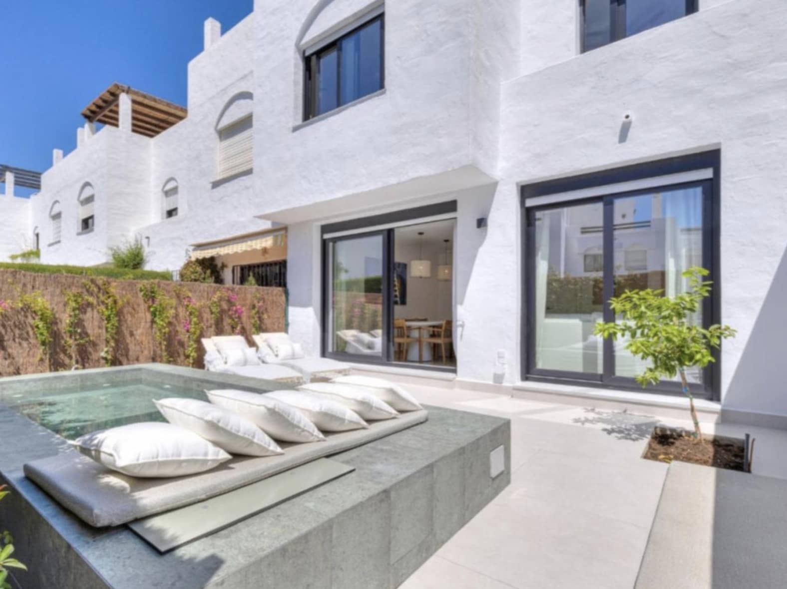 4 soveværelse Byhus til salg i San Pedro de Alcantara med swimmingpool garage - € 995.000 (Ref: 8970328)
