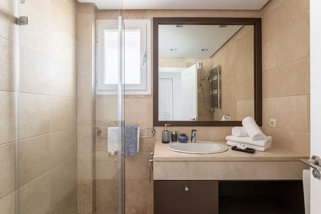 3 soveværelse Penthouse til salg i Puerto Banus, Marbella med swimmingpool garage - € 2.300.000 (Ref: 8970329)