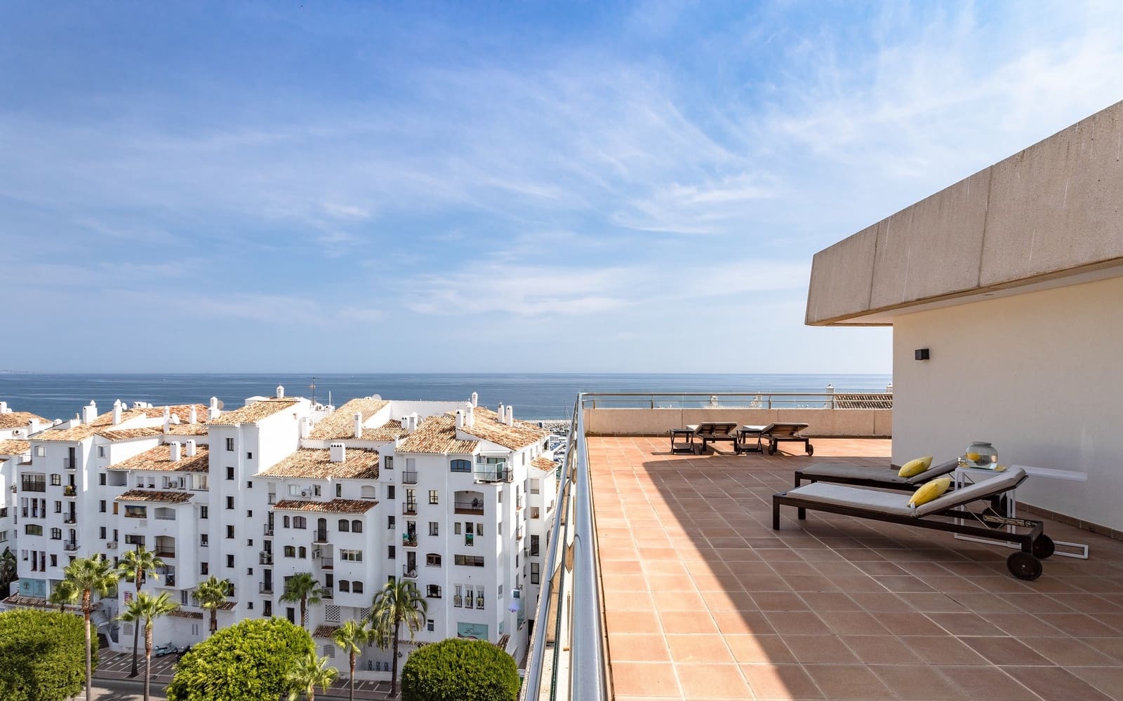 3 soveværelse Penthouse til salg i Puerto Banus med swimmingpool garage - € 2.300.000 (Ref: 8970329)
