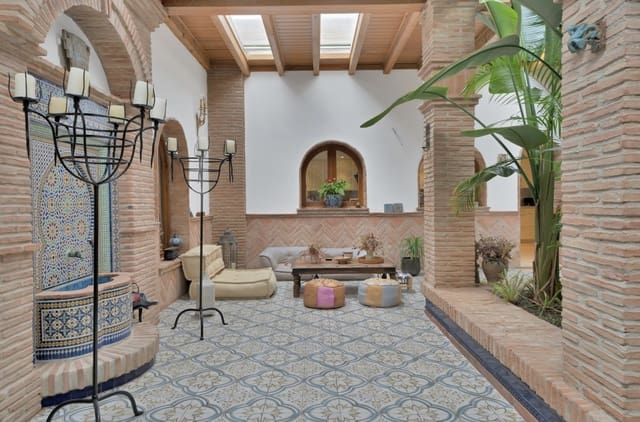 5 sypialnia Willa na sprzedaż w Marbella z basenem garażem - 2 450 000 € (Ref: 8976109)