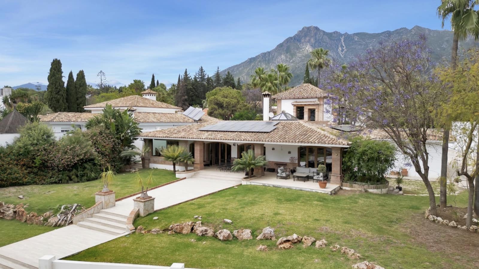 5 sypialnia Willa na sprzedaż w Marbella z basenem garażem - 2 450 000 € (Ref: 8976109)