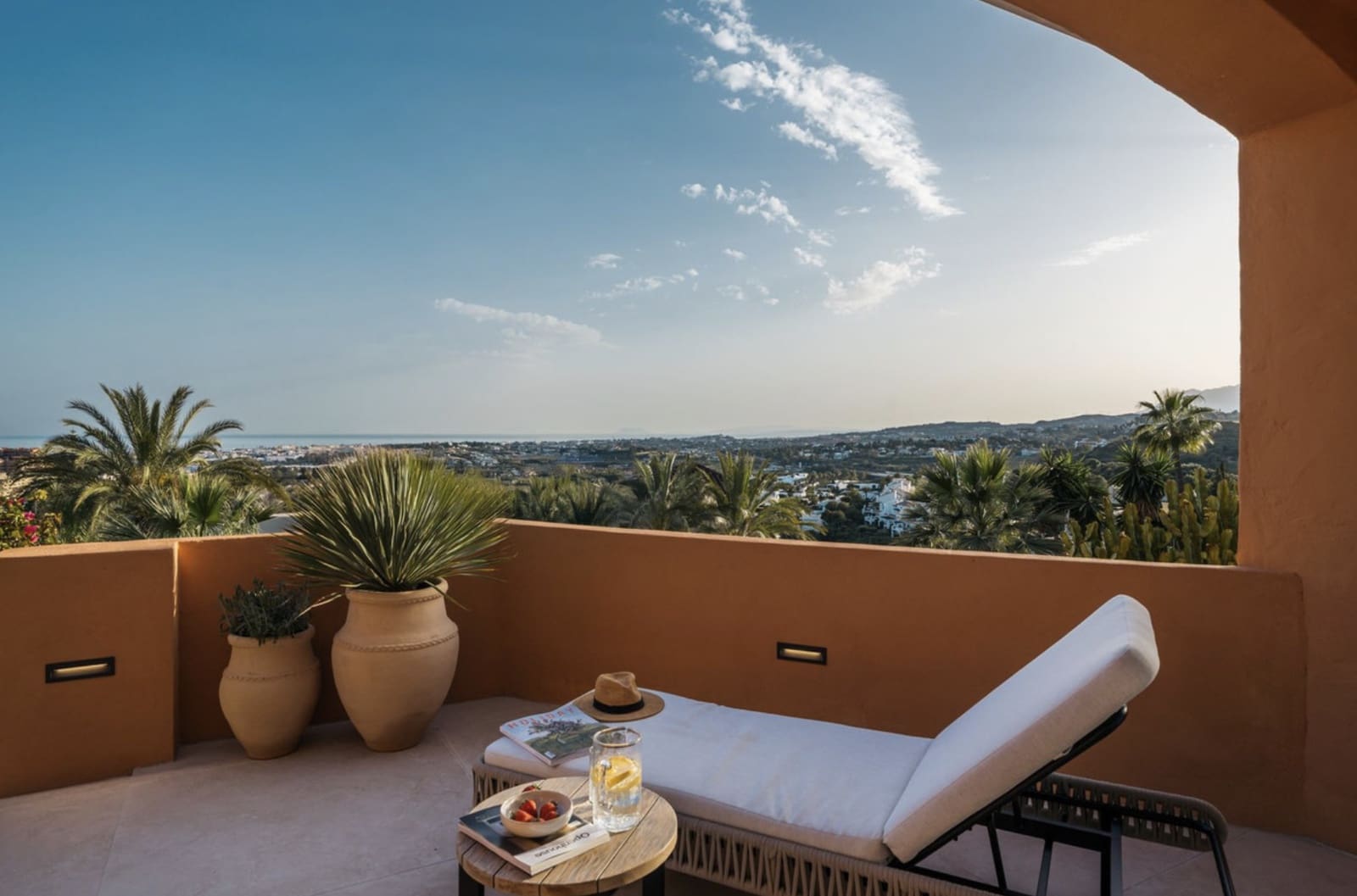 Apartamento de 4 habitaciones en Nueva Andalucia en venta con piscina garaje - 2.750.000 € (Ref: 8979095)