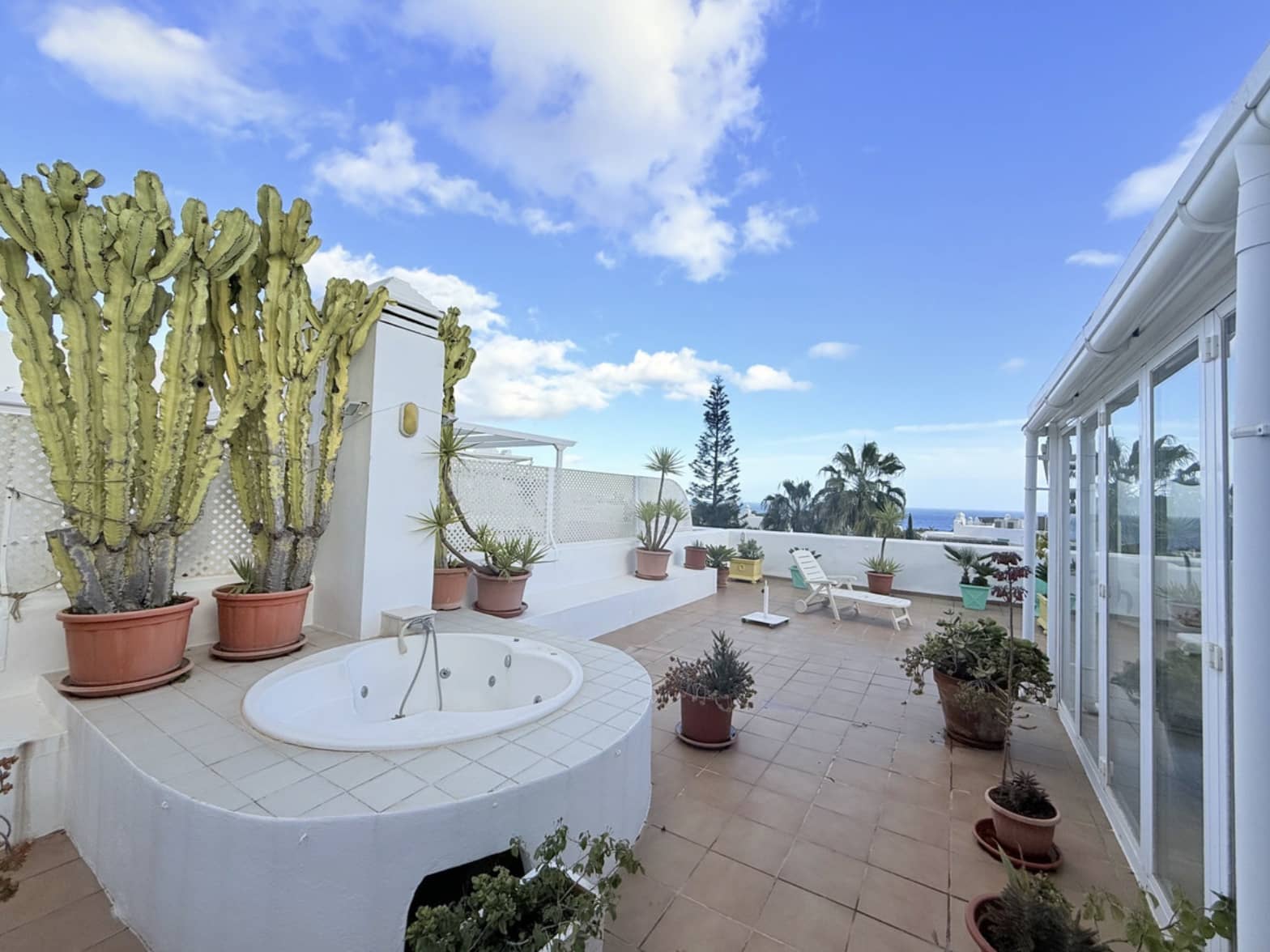 4 chambre Penthouse à vendre à Marbella avec piscine garage - 1 500 000 € (Ref: 8979096)