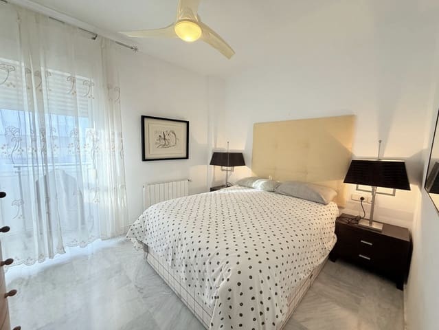 4 chambre Penthouse à vendre à Marbella avec piscine garage - 1 500 000 € (Ref: 8979096)