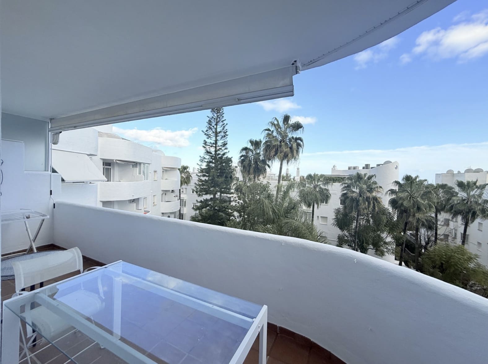 4 soveværelse Penthouse til salg i Marbella med swimmingpool garage - € 1.500.000 (Ref: 8979096)