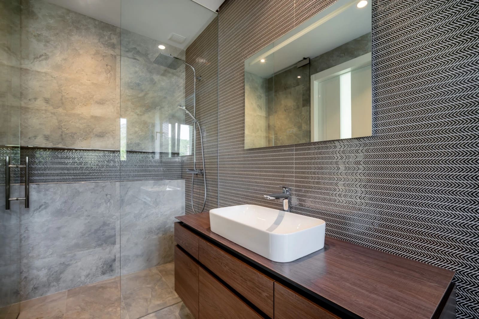 6 bedroom Villa for sale in Marbella with pool garage - € 10,500,000 (Ref: 8985621)