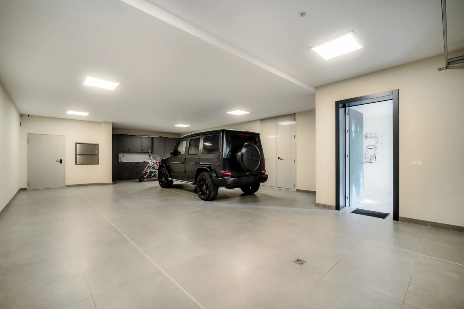 6 bedroom Villa for sale in Marbella with pool garage - € 10,500,000 (Ref: 8985621)