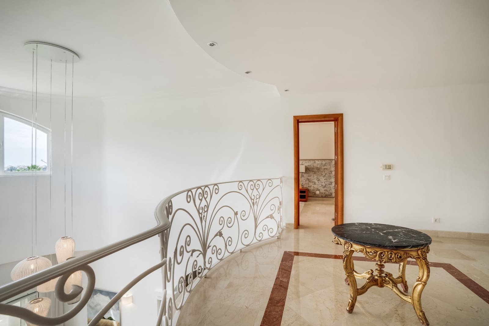 7 sovrum Villa till salu i Marbella med pool garage - 3 850 000 € (Ref: 8992207)