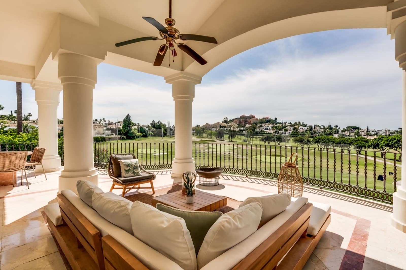 7 sovrum Villa till salu i Marbella med pool garage - 3 850 000 € (Ref: 8992207)