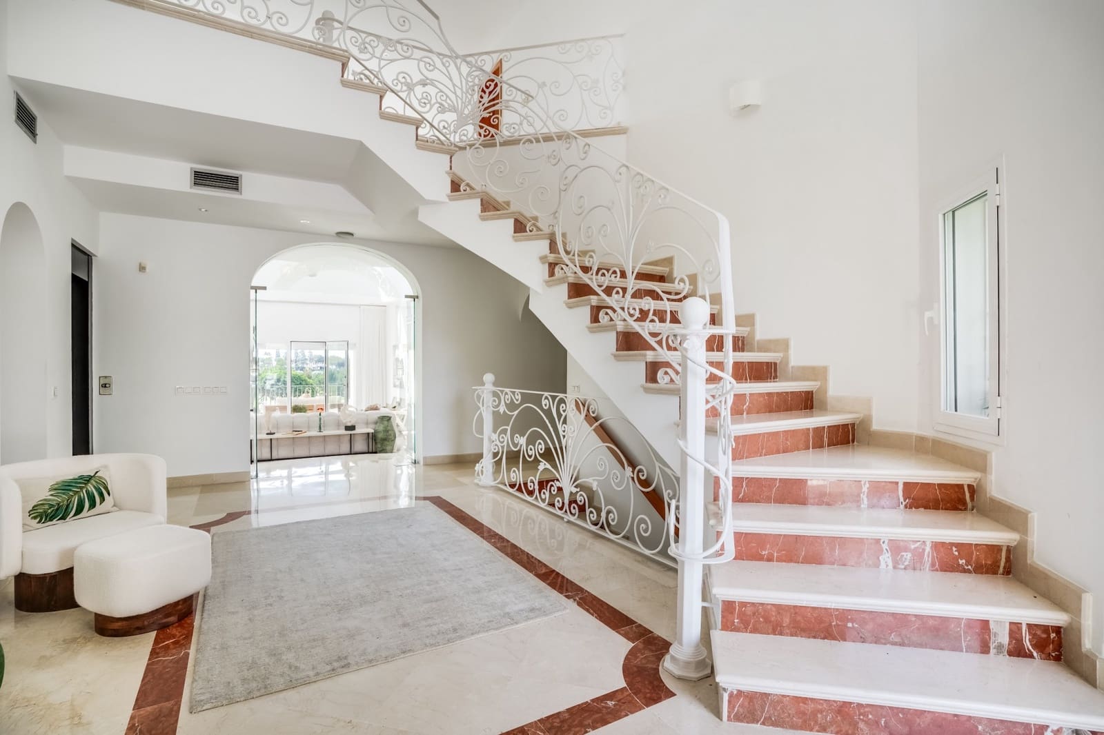 7 sovrum Villa till salu i Marbella med pool garage - 3 850 000 € (Ref: 8992207)