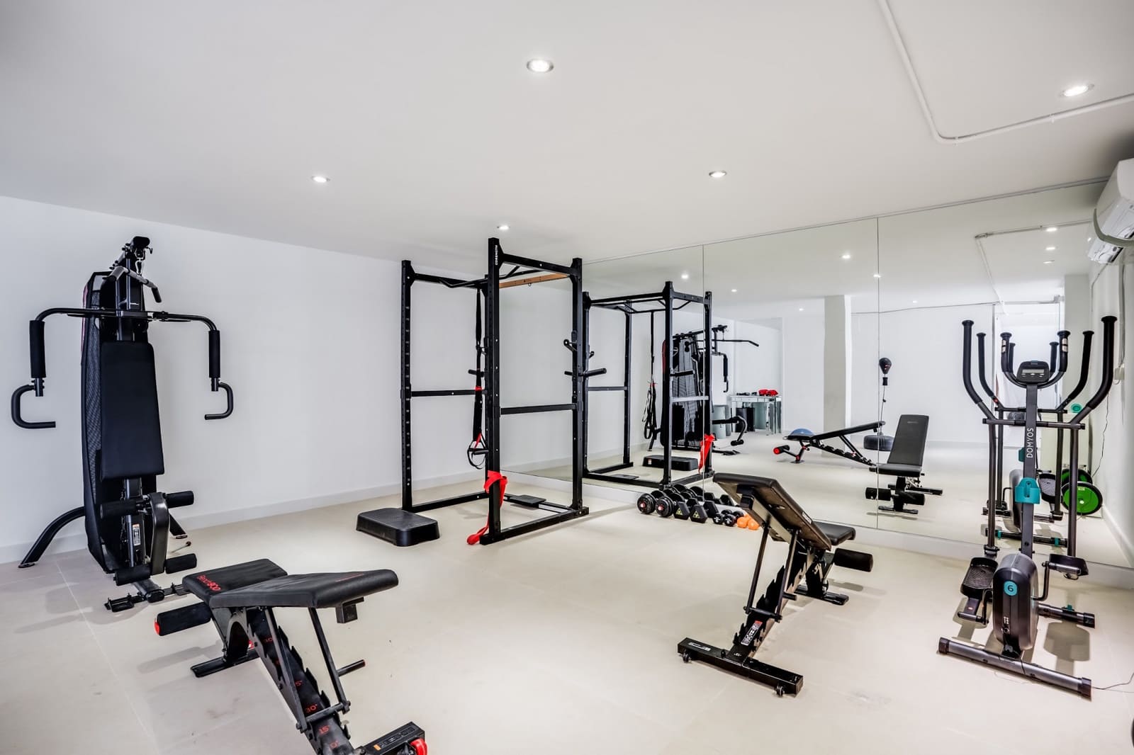 7 sovrum Villa till salu i Marbella med pool garage - 3 850 000 € (Ref: 8992207)