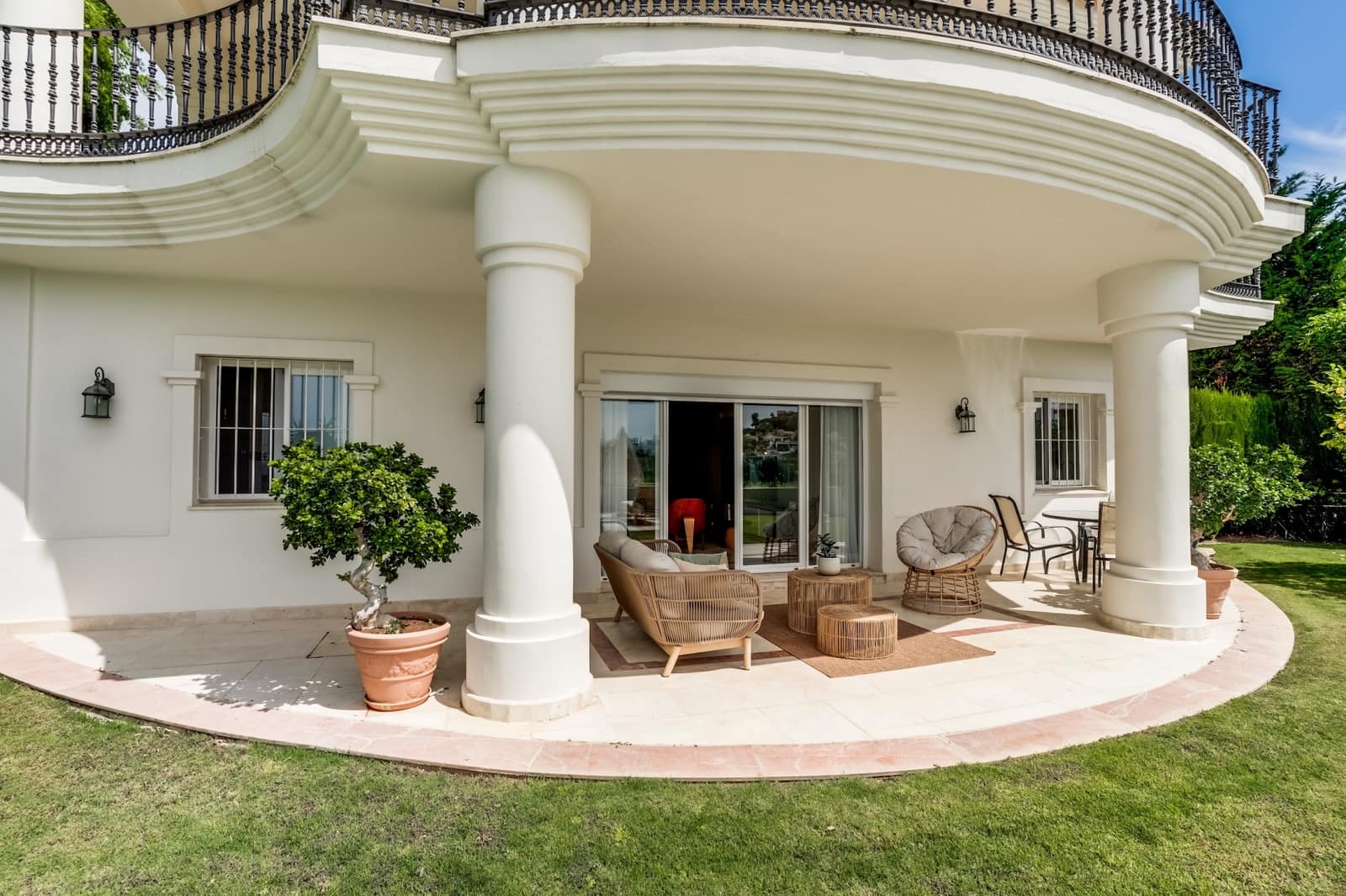 7 sovrum Villa till salu i Marbella med pool garage - 3 850 000 € (Ref: 8992207)