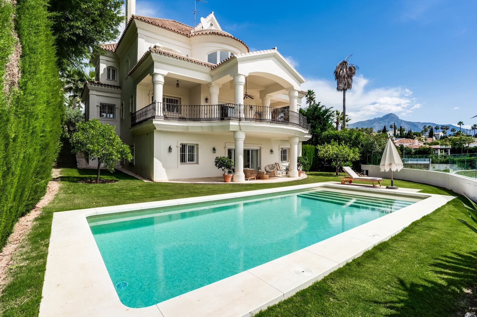 7 sovrum Villa till salu i Marbella med pool garage - 3 850 000 € (Ref: 8992207)