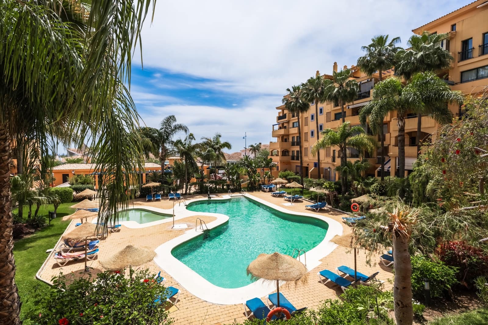 4 soveværelse Lejlighed til salg i San Pedro de Alcantara med swimmingpool garage - € 695.000 (Ref: 8992208)