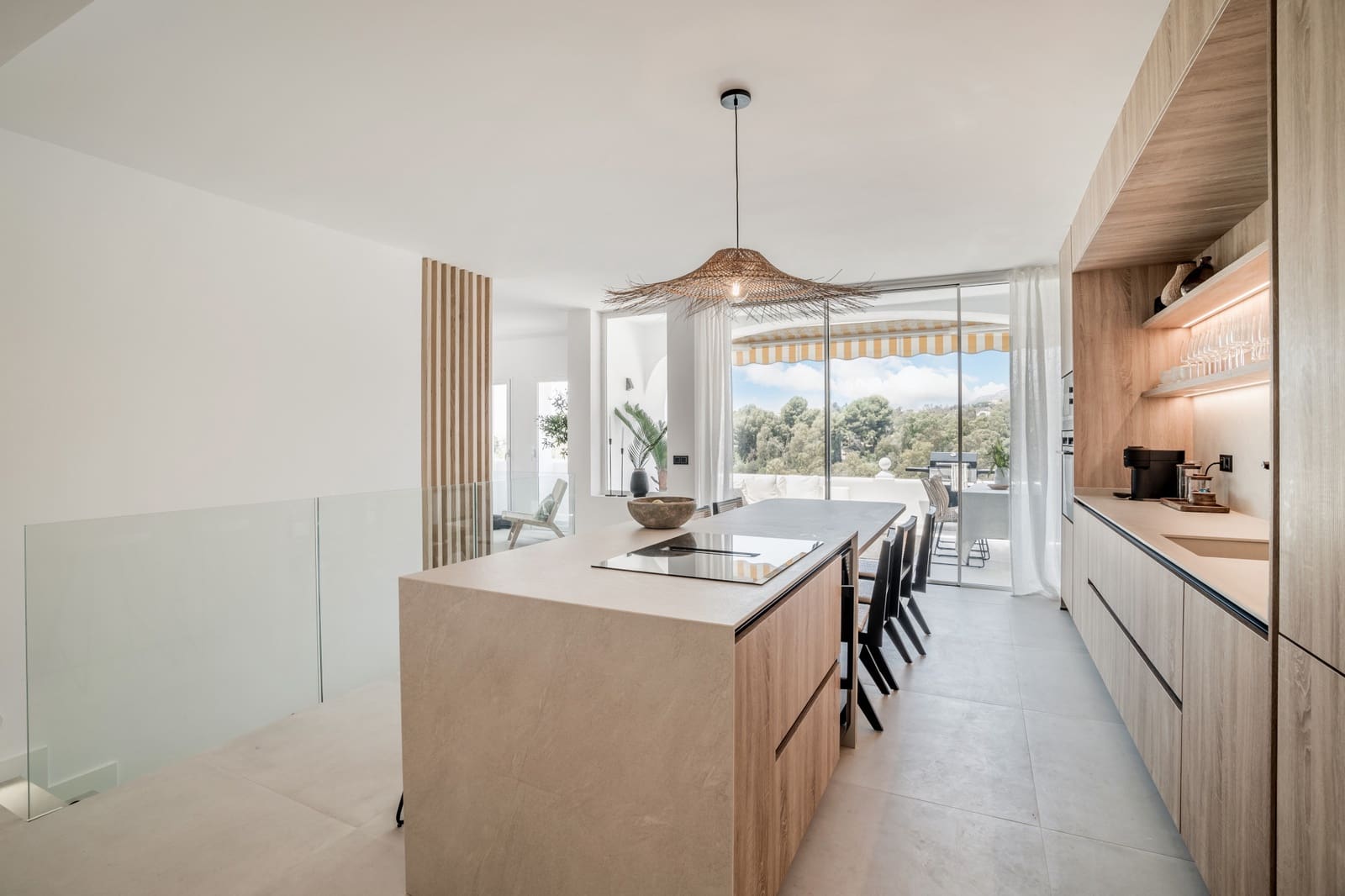3 bedroom Apartment for sale in Benahavis with pool - € 649,000 (Ref: 8992211)