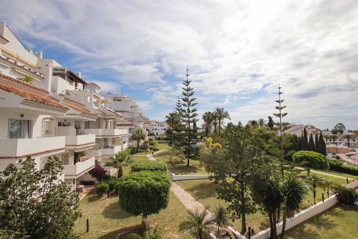 2 bedroom Apartment for sale in Nueva Andalucia with pool - € 579,900 (Ref: 9007723)