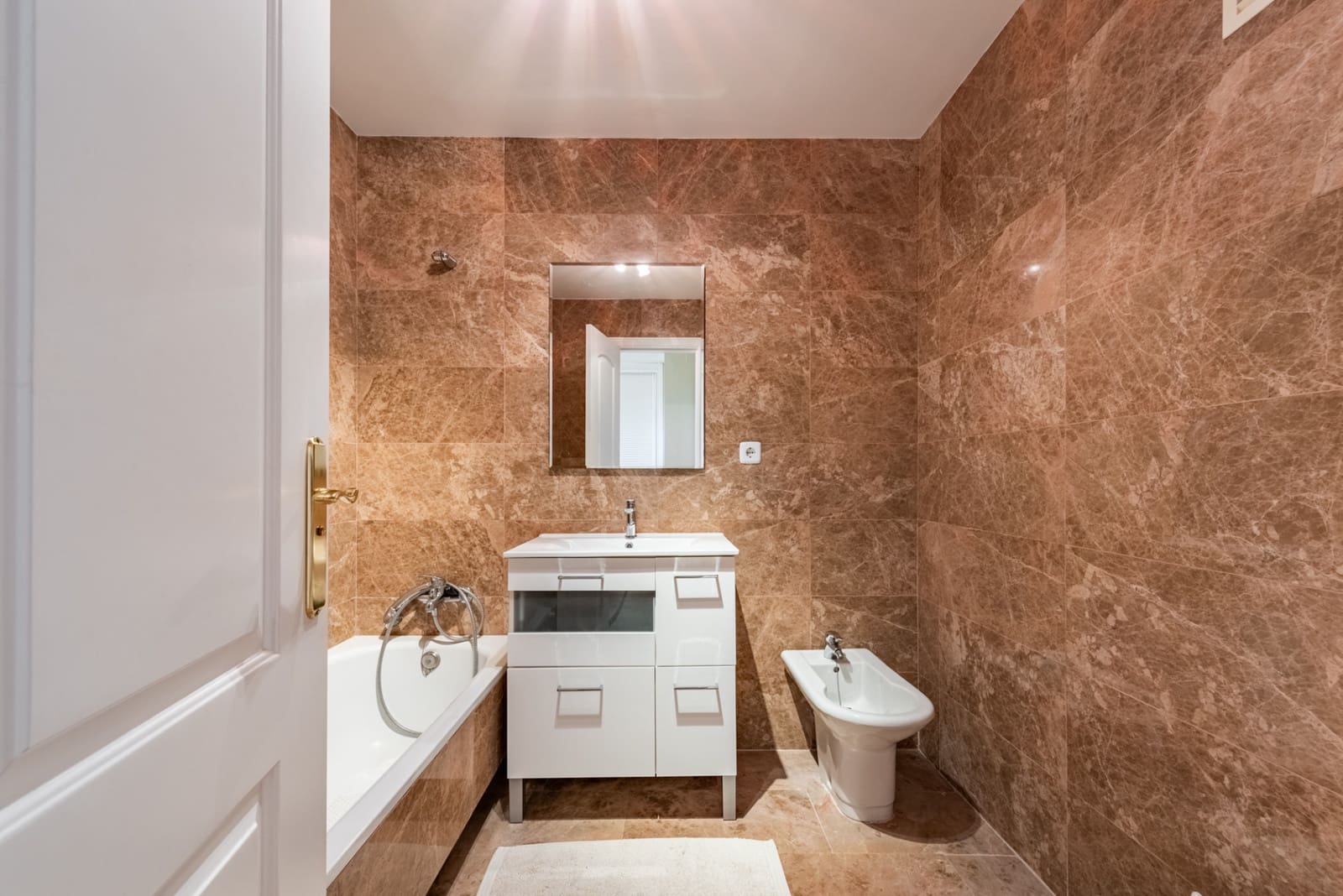 2 sovrum Lägenhet till salu i San Pedro de Alcantara med pool garage - 575 000 € (Ref: 9012554)