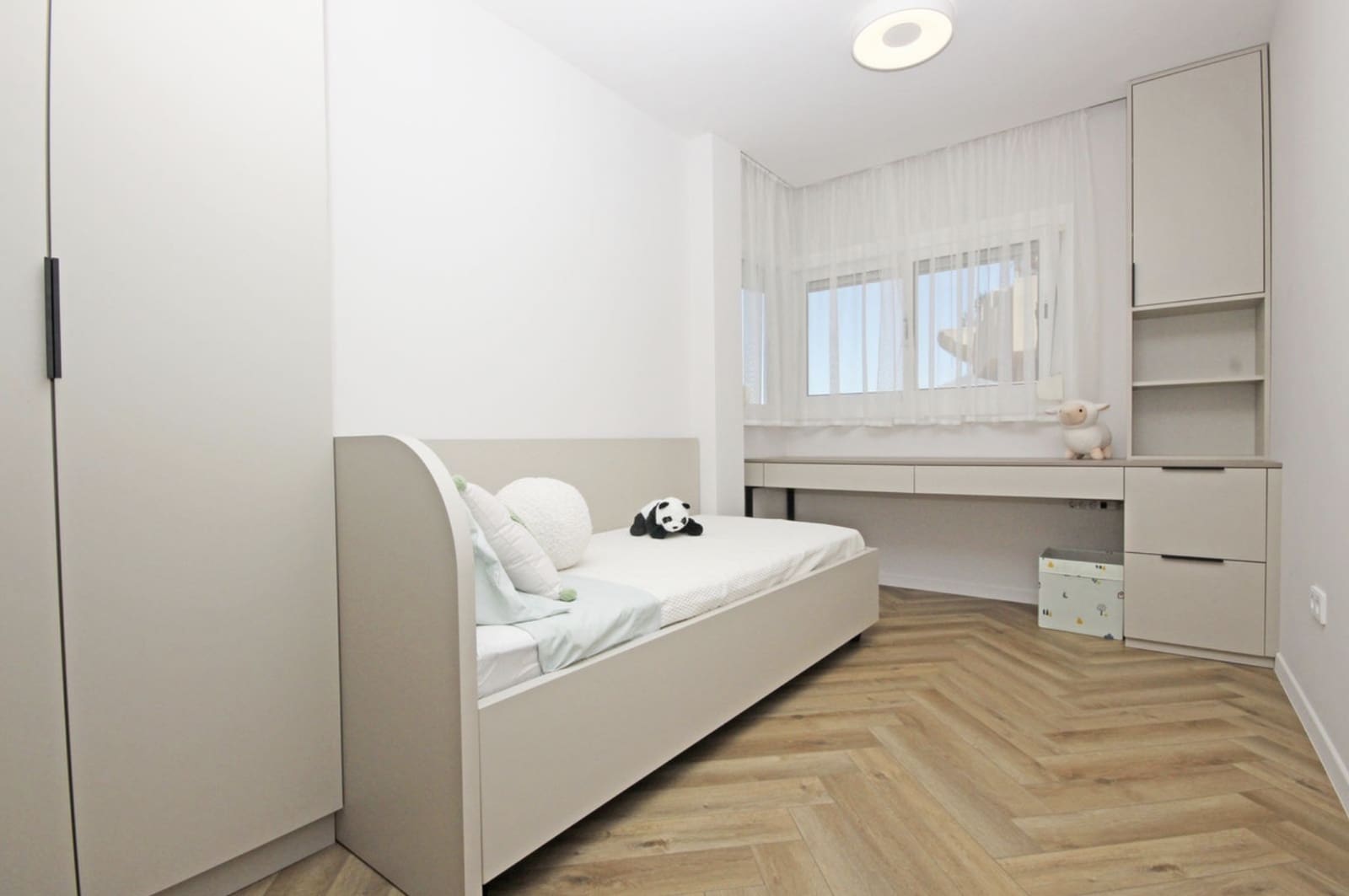 3 bedroom Apartment for sale in Nueva Andalucia with pool garage - € 1,190,000 (Ref: 9013816)