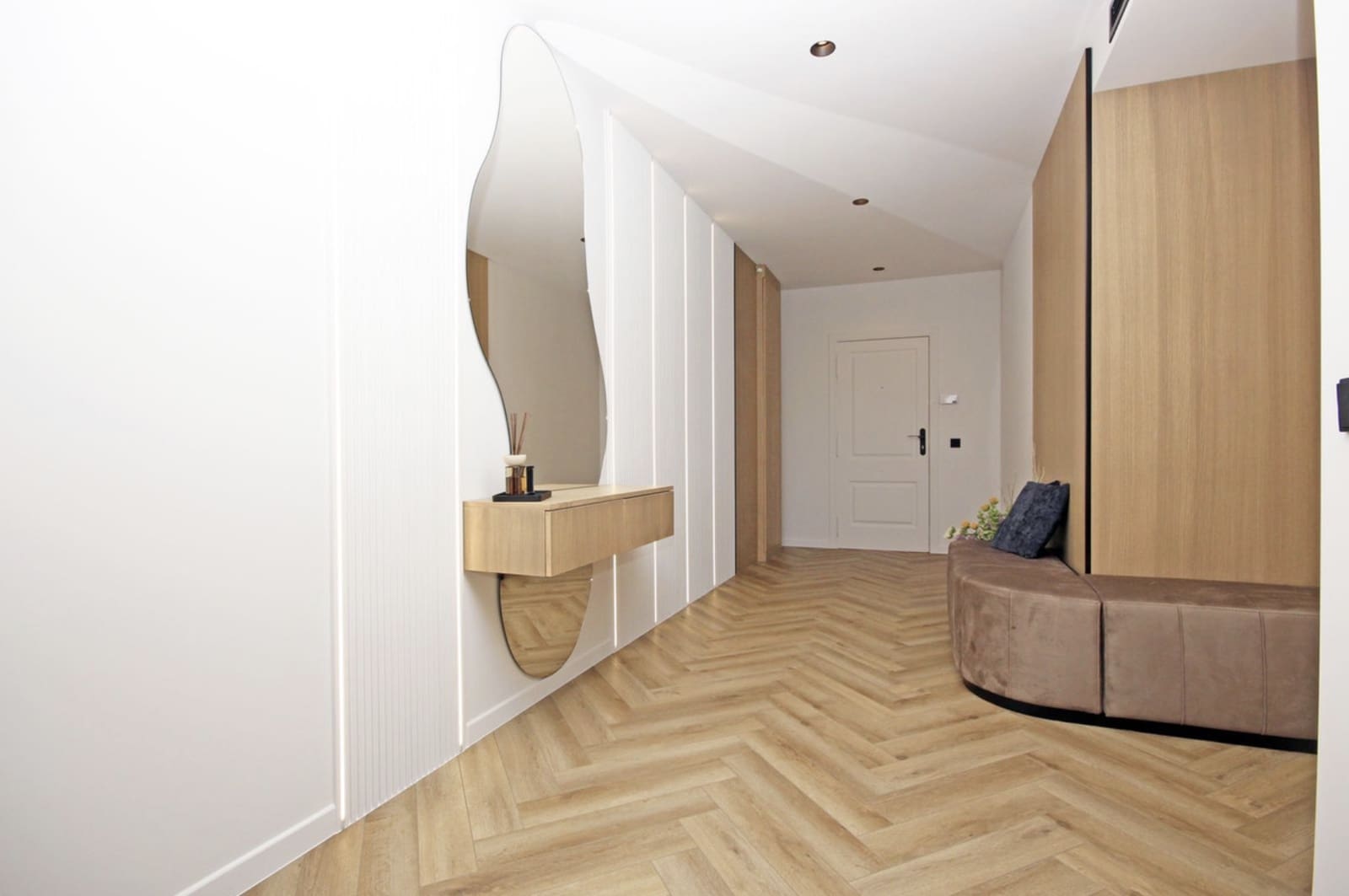 3 bedroom Apartment for sale in Nueva Andalucia with pool garage - € 1,190,000 (Ref: 9013816)