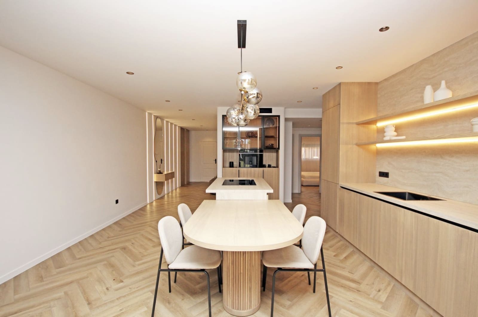 3 bedroom Apartment for sale in Nueva Andalucia with pool garage - € 1,190,000 (Ref: 9013816)