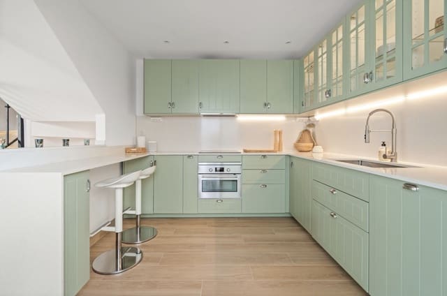 4 chambre Maison de Ville à vendre à San Pedro de Alcantara, Marbella avec garage - 1 155 000 € (Ref: 9013817)