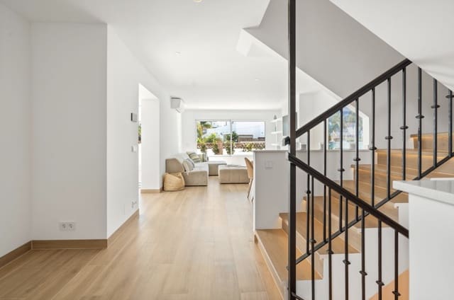 4 chambre Maison de Ville à vendre à San Pedro de Alcantara, Marbella avec garage - 1 155 000 € (Ref: 9013817)