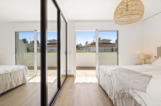 4 makuuhuone Omakotitalo myytävänä paikassa San Pedro de Alcantara, Marbella mukana 
autotalli - 1 155 000 € (Ref: 9013817)