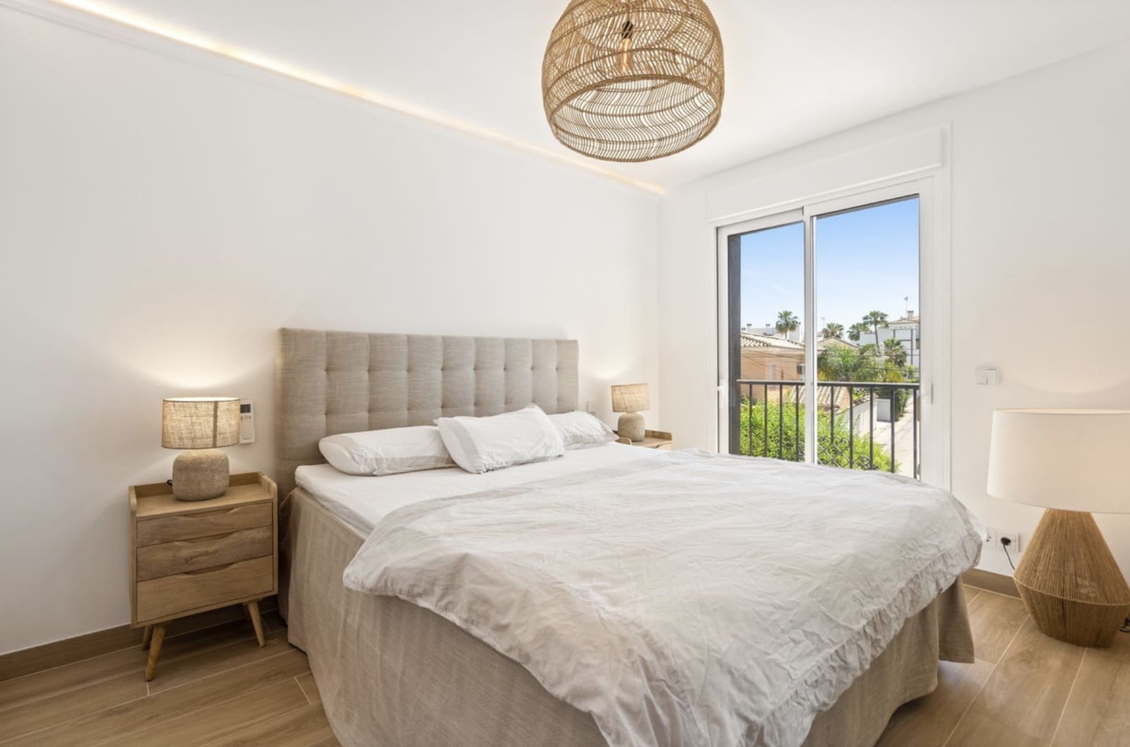 4 soverom Hus til salgs i San Pedro de Alcantara med garasje - € 1 155 000 (Ref: 9013817)