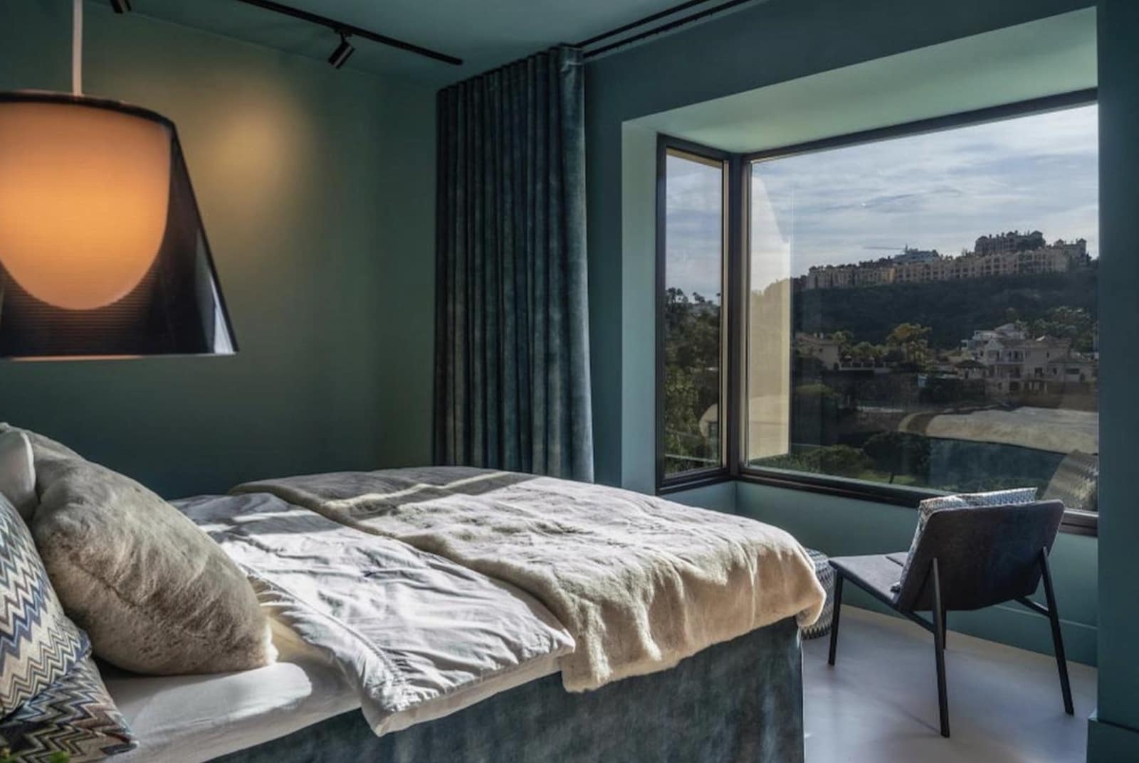 3 sypialnia Dom na sprzedaż w Benahavis z basenem garażem - 1 490 000 € (Ref: 9018206)