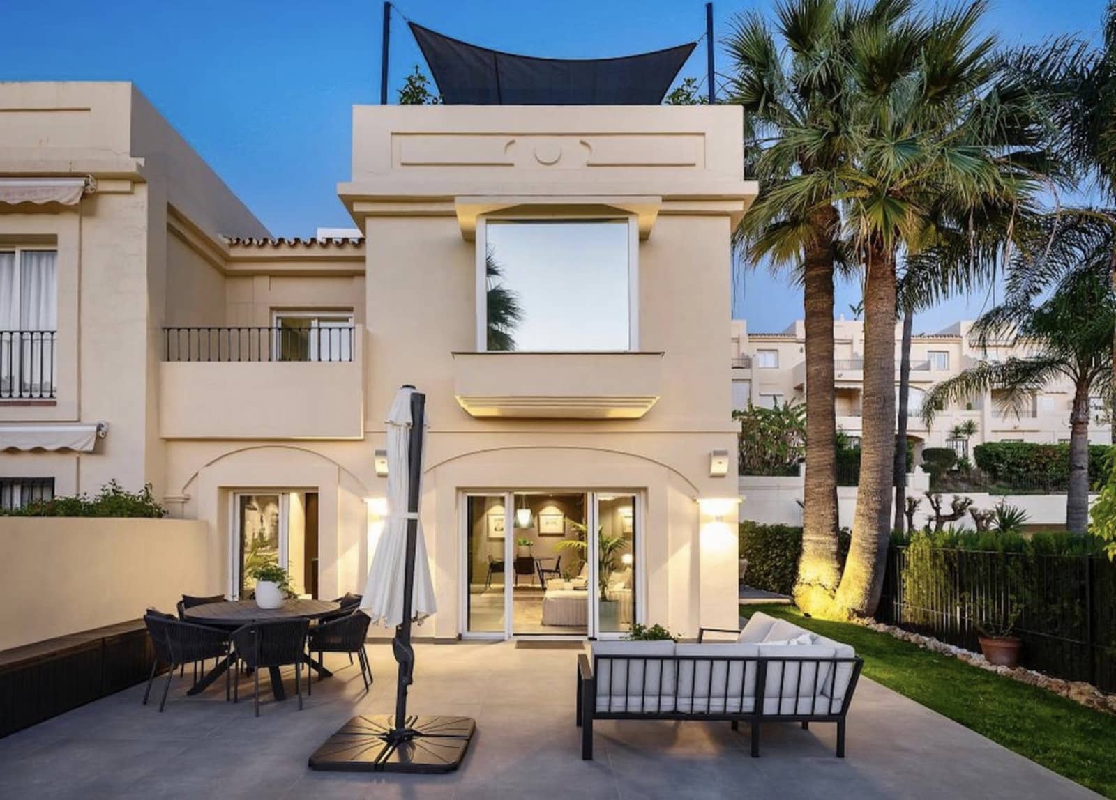 3 chambre Maison de Ville à vendre à Benahavis avec piscine garage - 1 490 000 € (Ref: 9018206)
