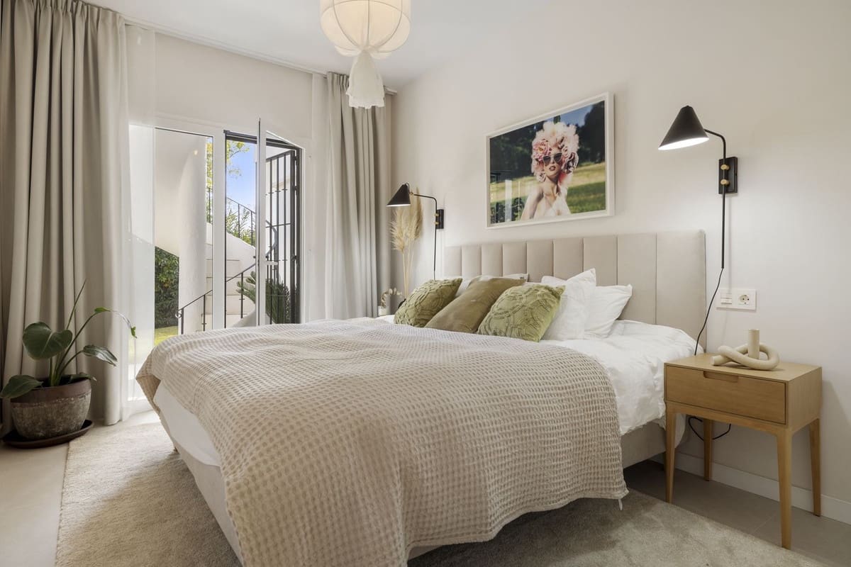 4 chambre Maison de Ville à vendre à Nueva Andalucia avec piscine garage - 949 000 € (Ref: 9020938)