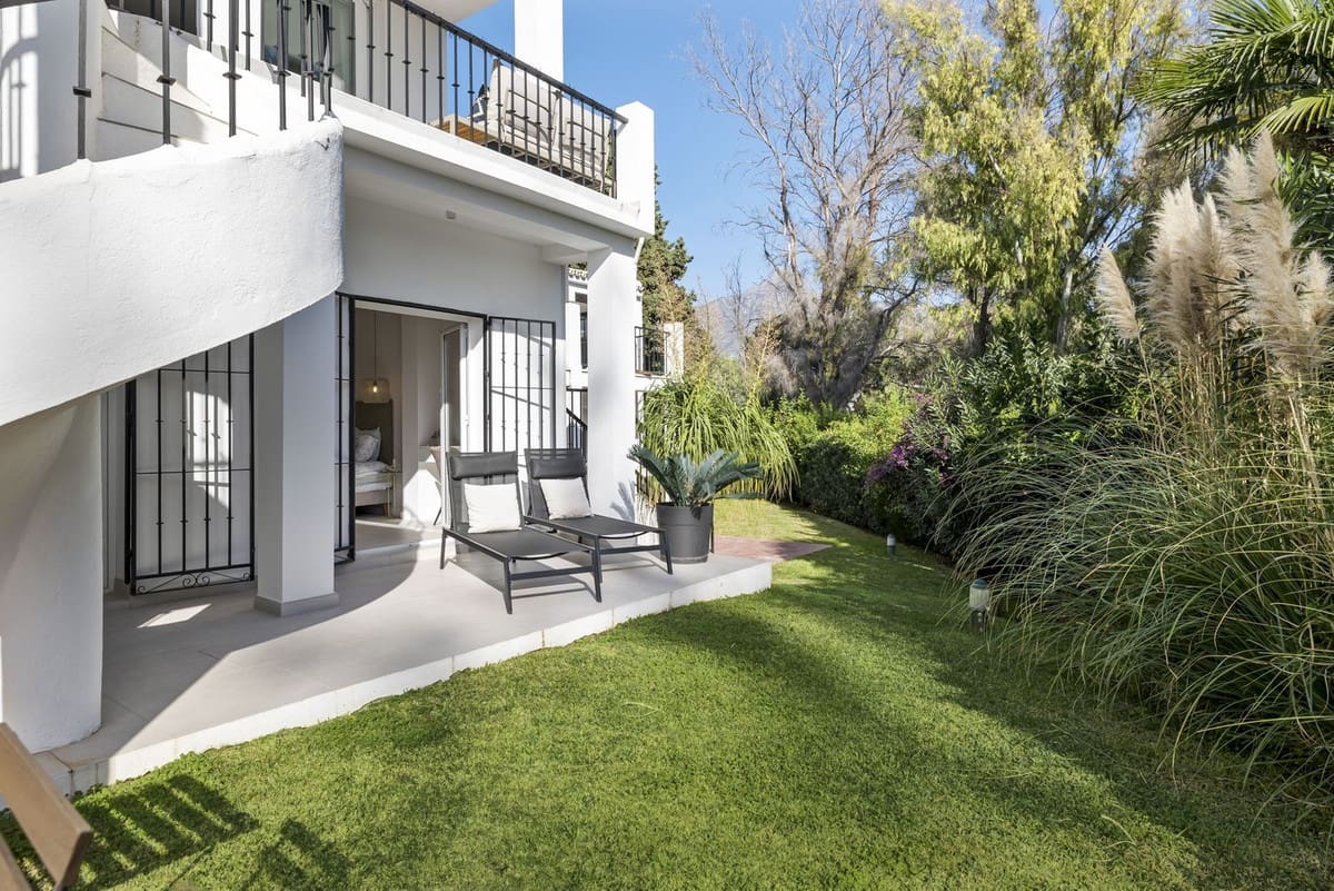 4 chambre Maison de Ville à vendre à Nueva Andalucia avec piscine garage - 949 000 € (Ref: 9020938)